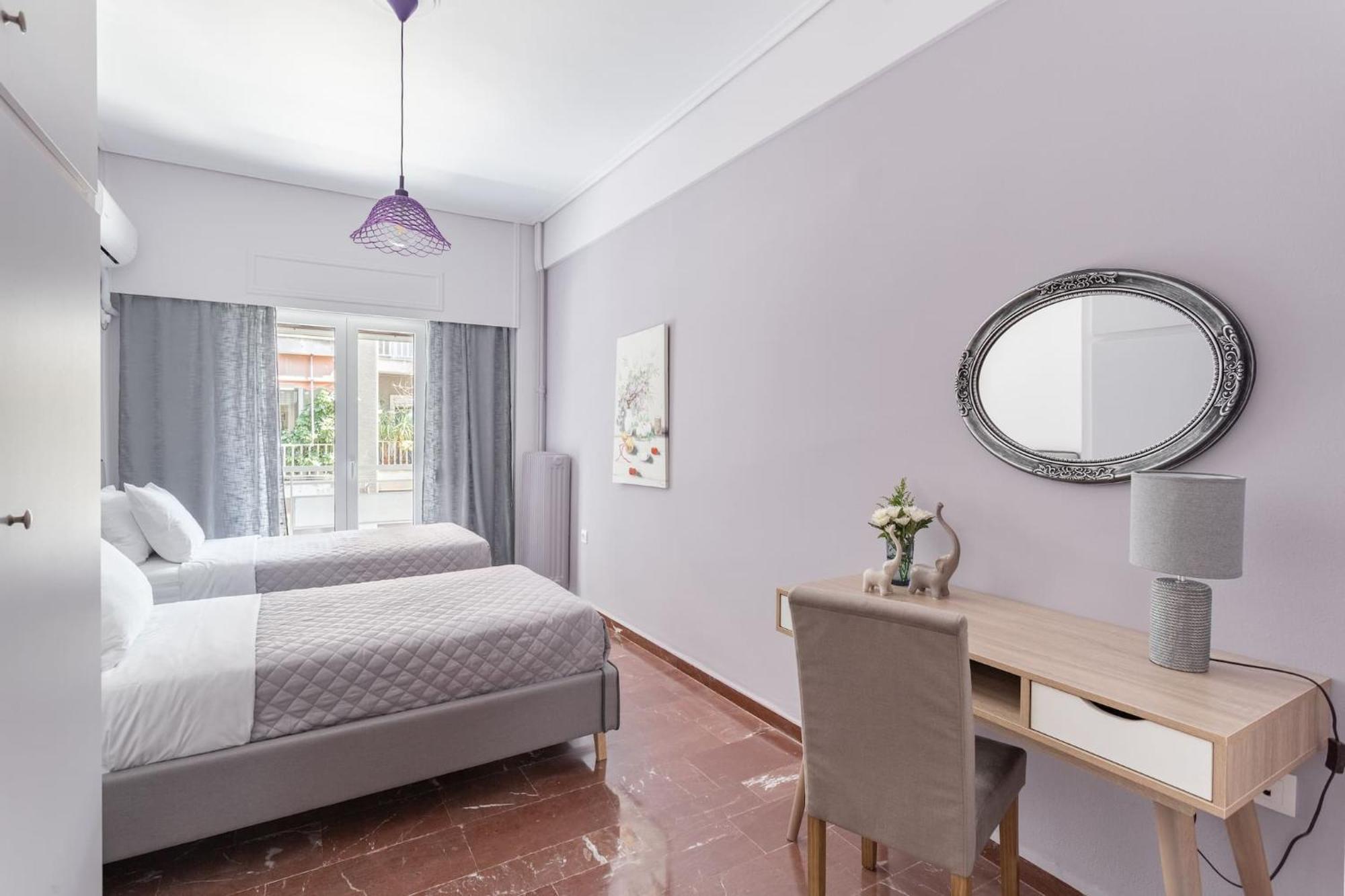 Explore History From A Chic Central Apartment Athens Luaran gambar
