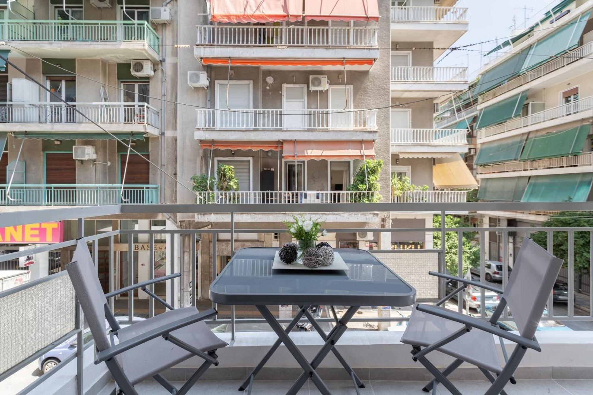 Explore History From A Chic Central Apartment Athens Luaran gambar