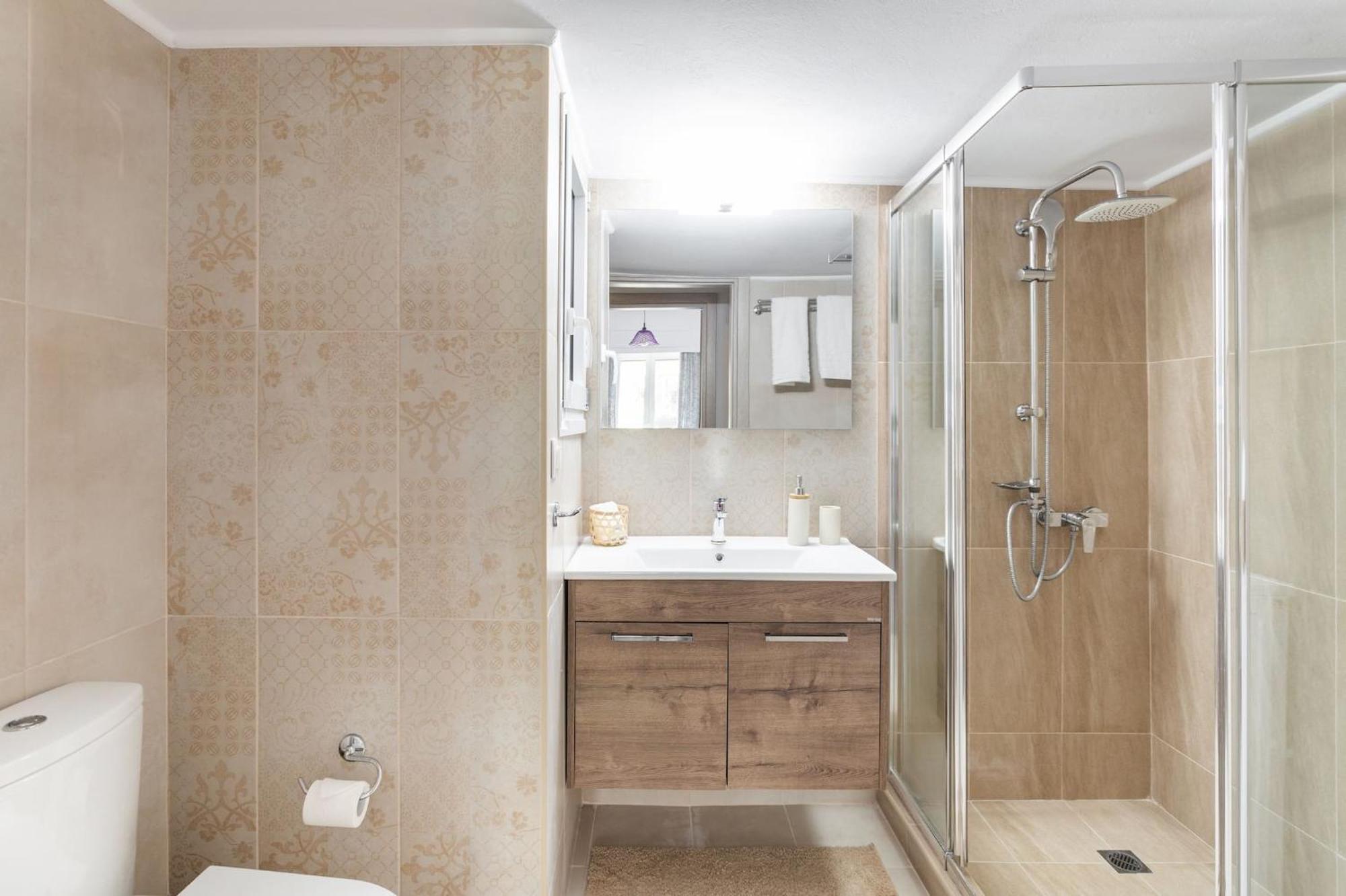 Explore History From A Chic Central Apartment Athens Luaran gambar